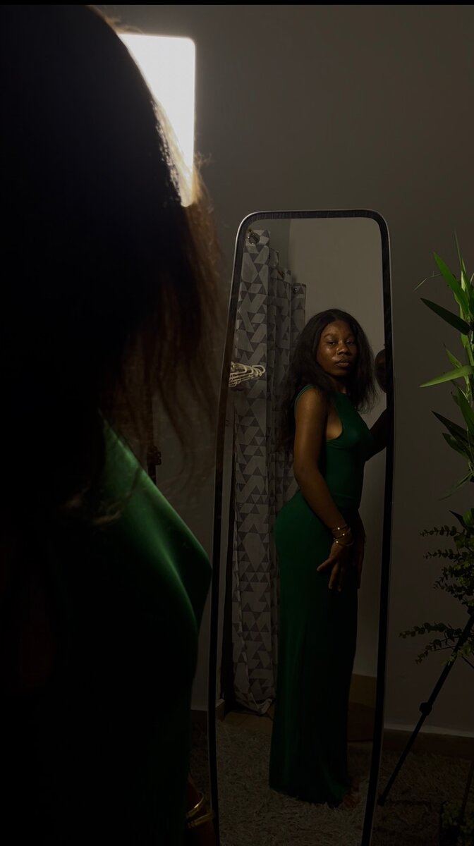 Robe Verte Élégante Dos Nu