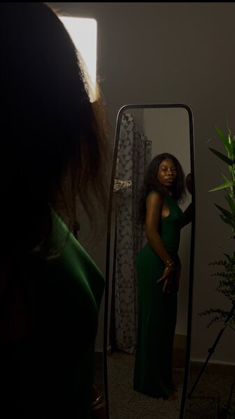 Robe Verte Élégante Dos Nu