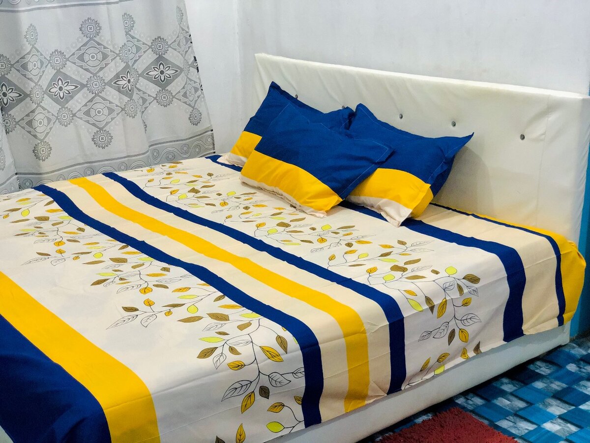 3 Pillow Cases 1 bedsheet