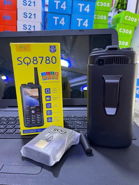 SQ mobile : SQ8780