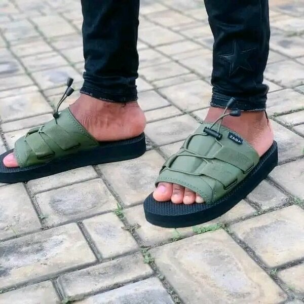 Sandales Vertes Unisexes à Boucles