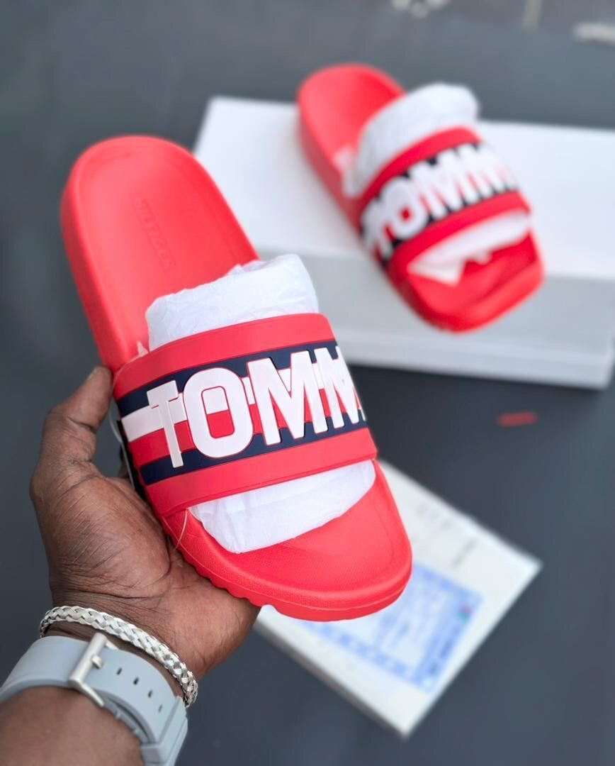 Claquettes tendance "Tommy"