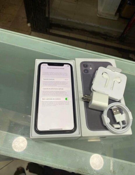 iPhone 11 avec accessoires