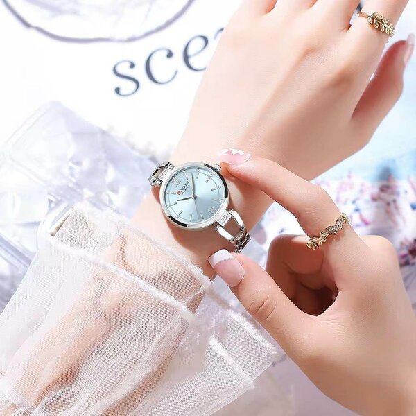 Montre Femme Élégante Argent