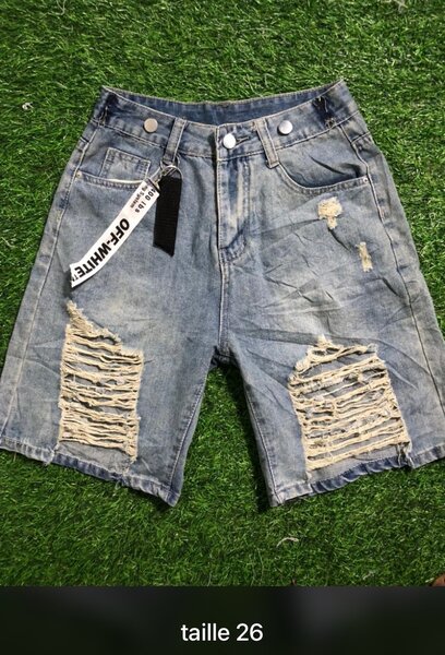 Shorts en Jean Déchiré Homme