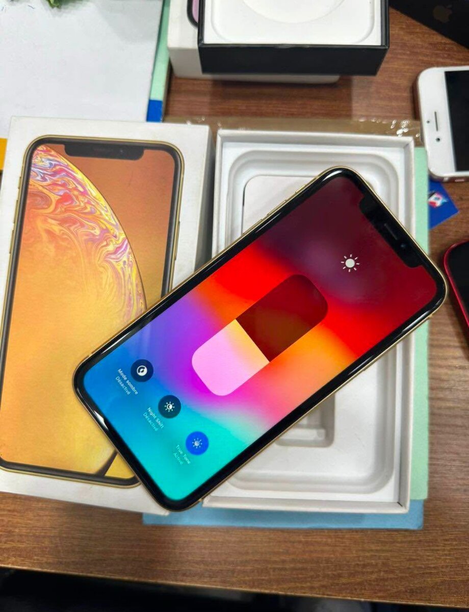 iPhone XR Jaune 64 Go