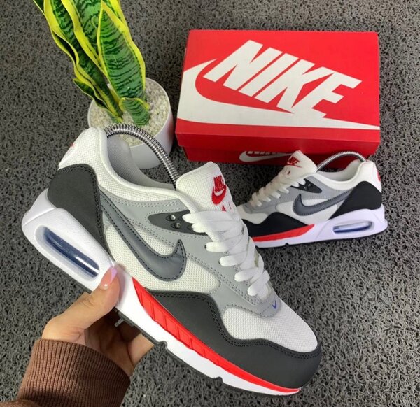 Nike Air Max 90 Sneakers