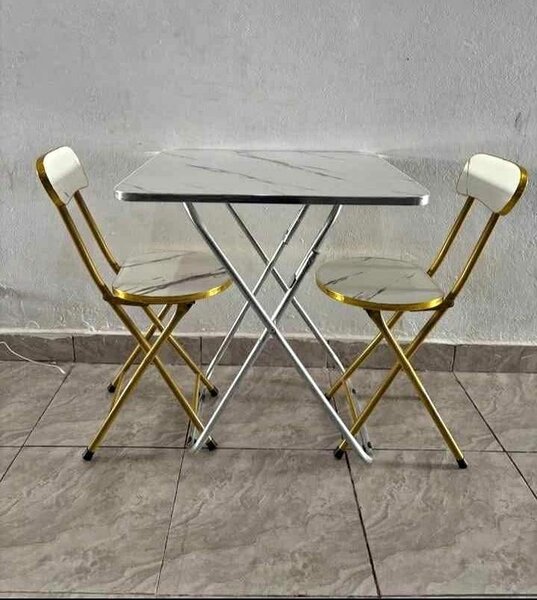 Ensemble table et chaises pliantes