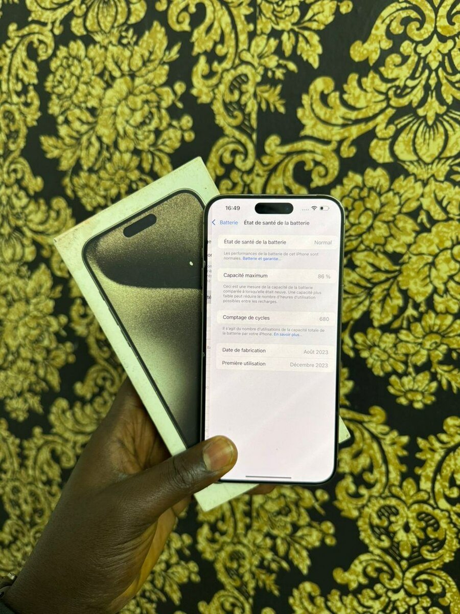 Smartphone haut de gamme argent