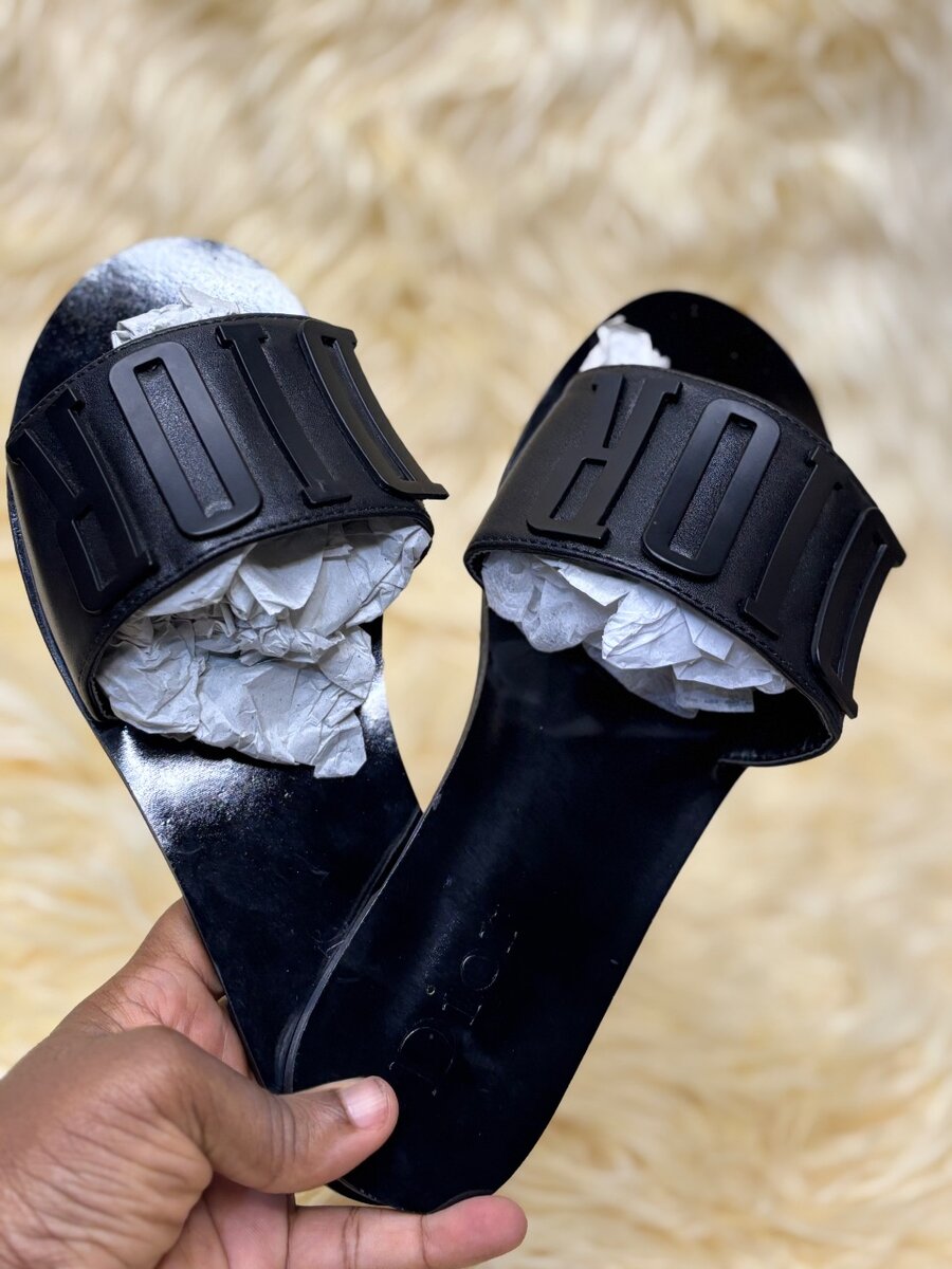 Tongs élégantes unisexes