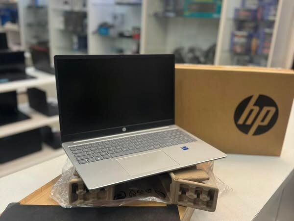 HP 15s Laptop