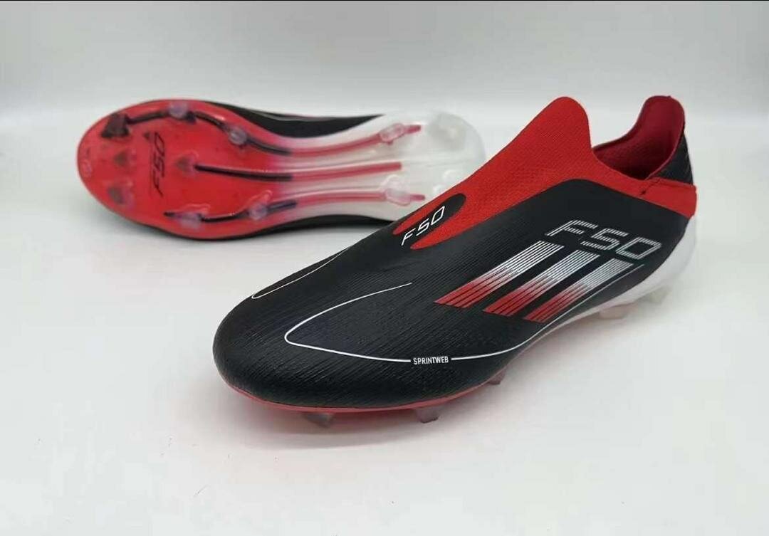 Crampons paire de margue adidas f50