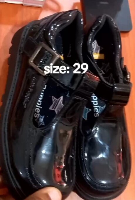 Beautiful girls shoes Size: 29