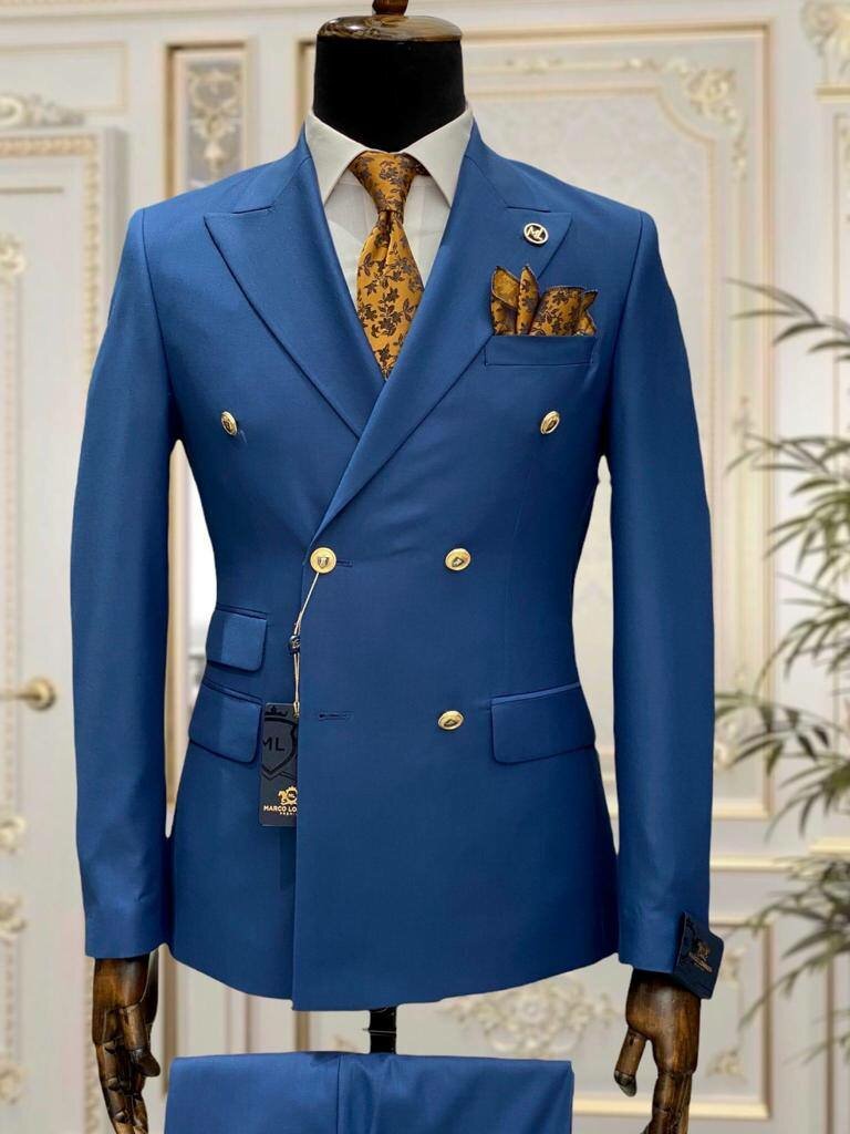 Costumes très élégant