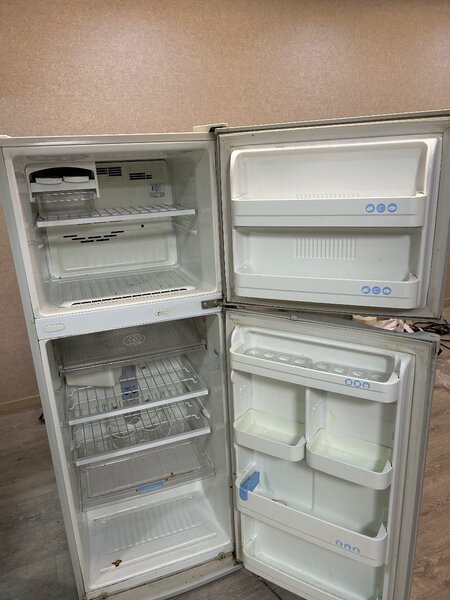 LG холодильник /бу