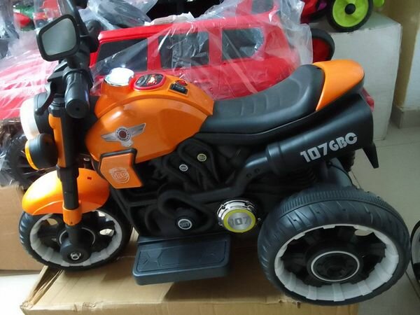 Motos électrique port USB et music intégré 