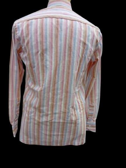 Chemise à rayures tendance homme