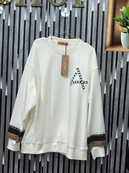 Sweatshirt blanc avec motif