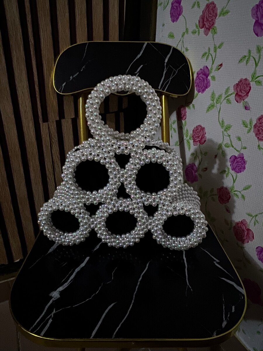 Sac à main perlé élégant