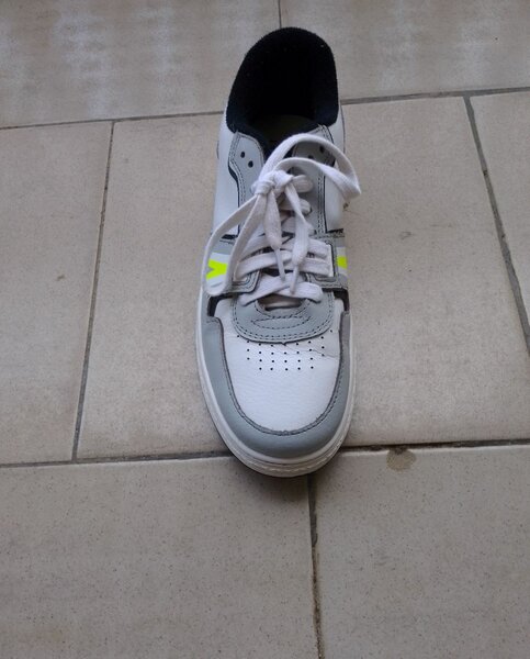 Lacoste sneakers L002
