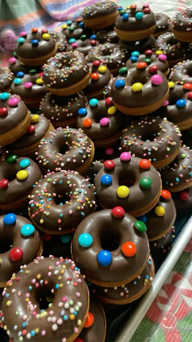 Mini donuts chocolat colorés