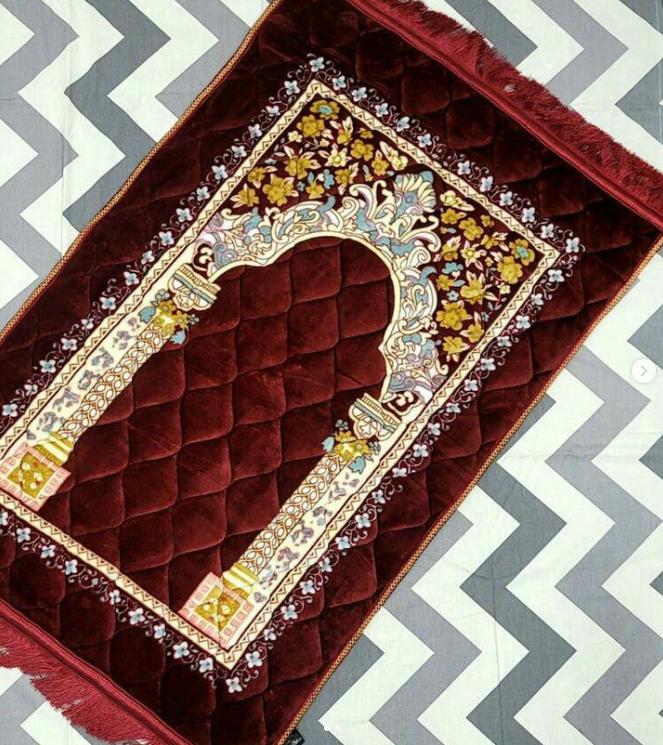 Velvet Embossed Prayer Mat