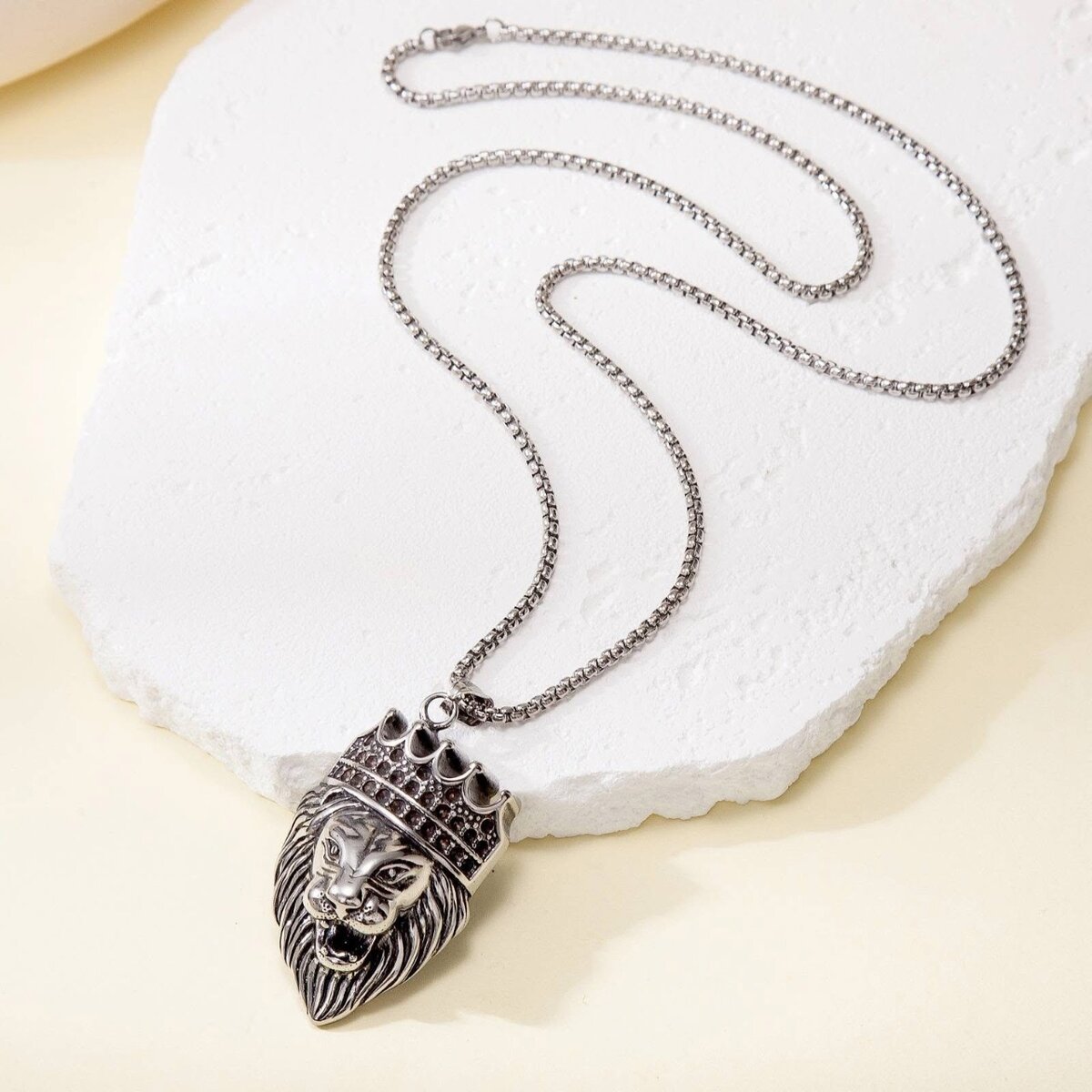 Collier Lion Couronné en Argent