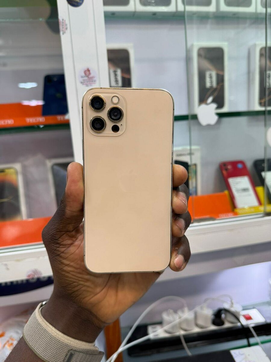 iPhone 12pro 128go quasi neuf