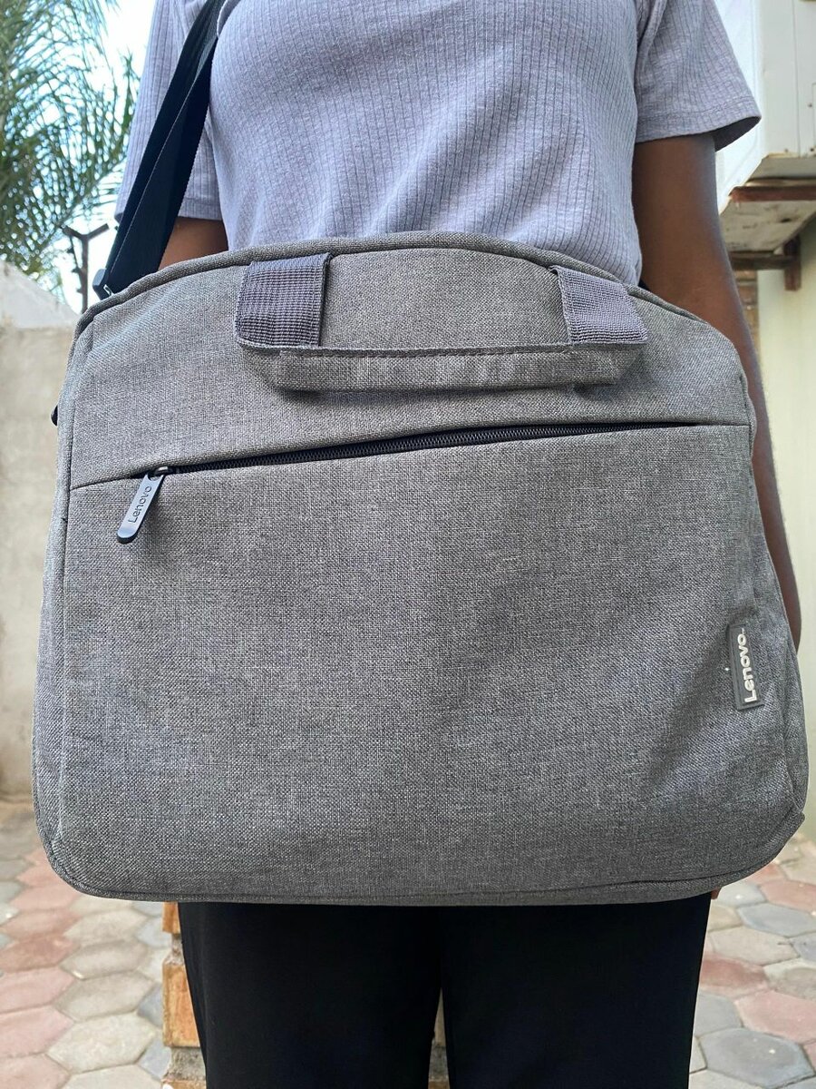 Laptop carrier bags