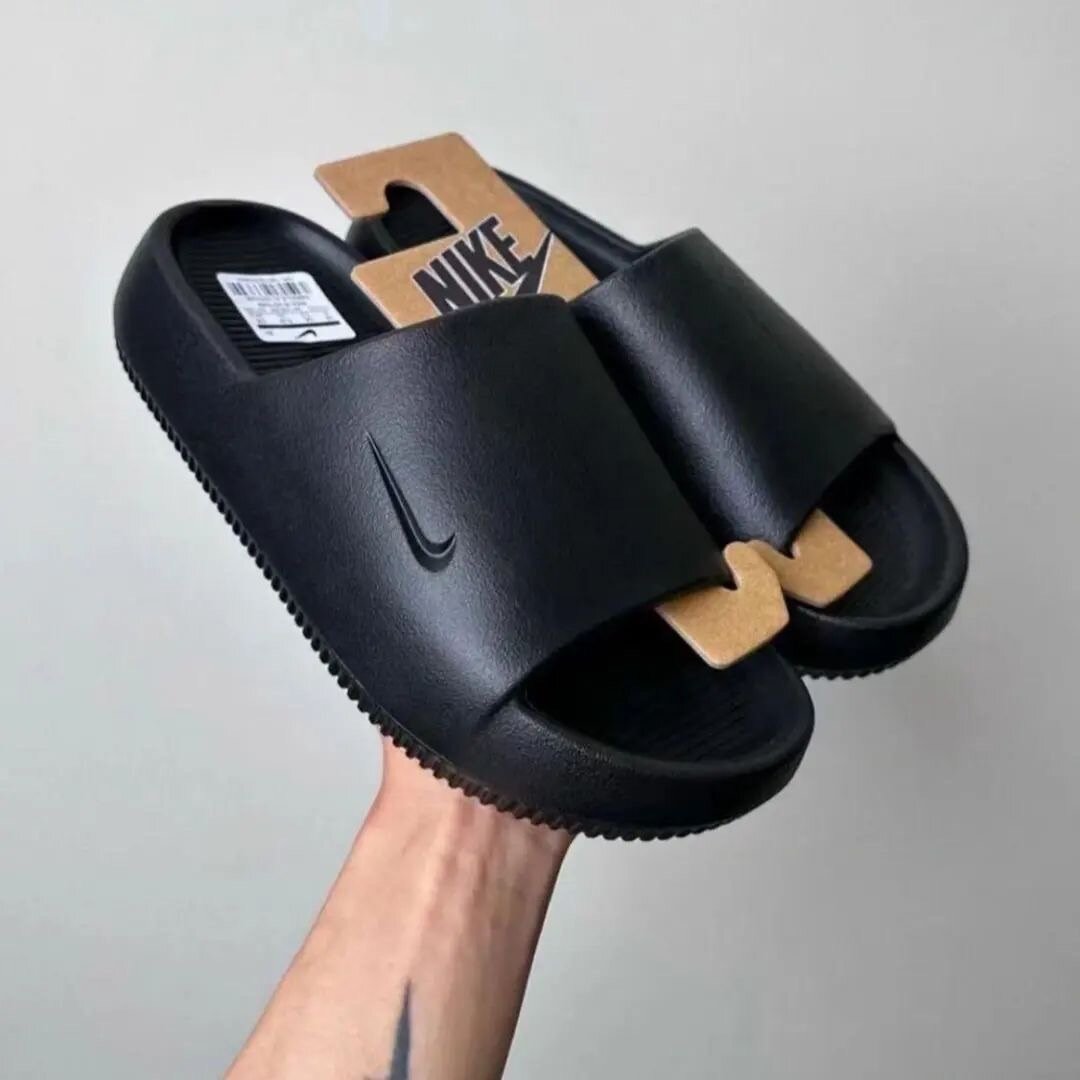 Sandale disponible en gomme