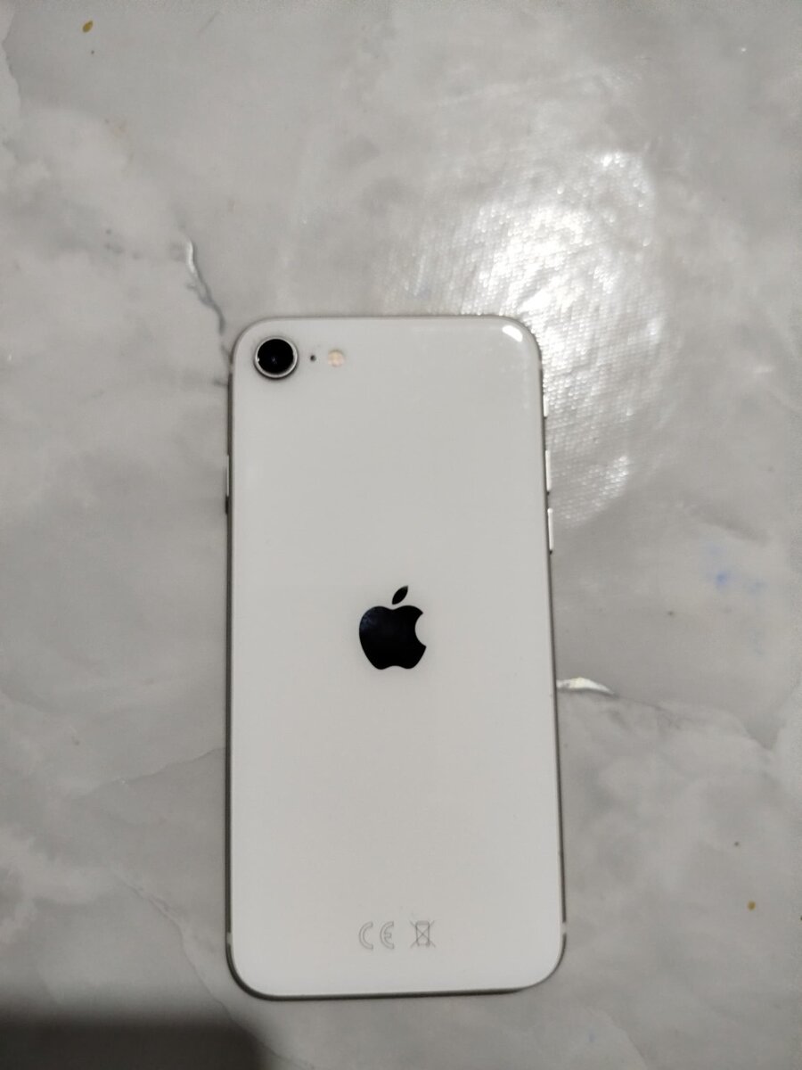Айфон se 2020 на 64gb