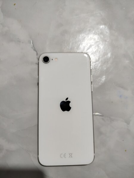 Айфон se 2020 на 64gb