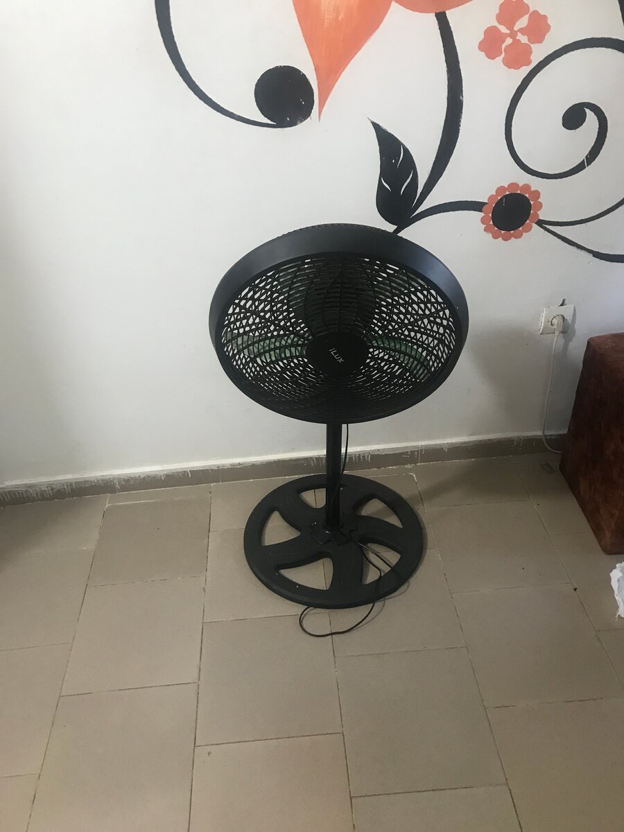 Ventilateur sur pied élégant