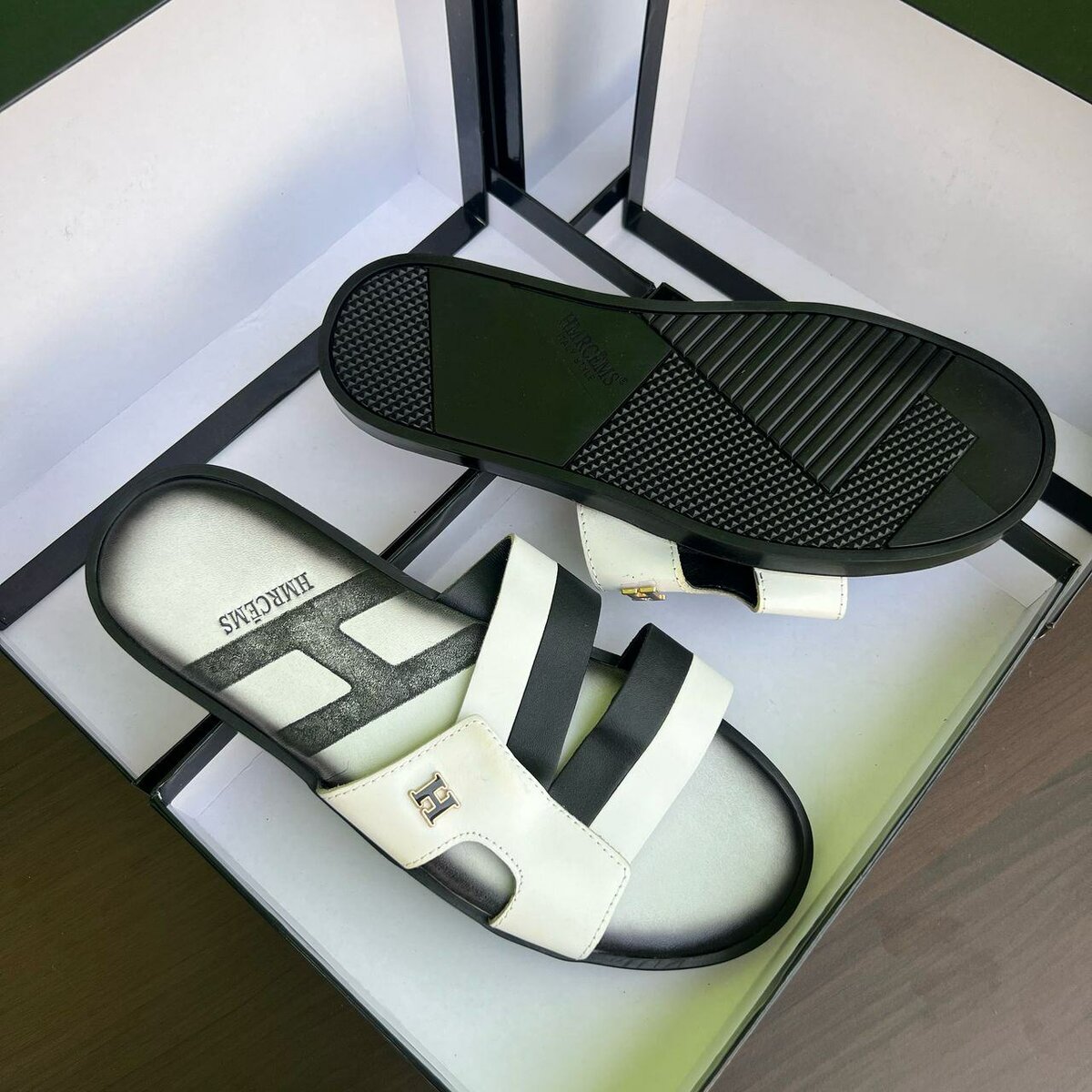 Quality men slippers