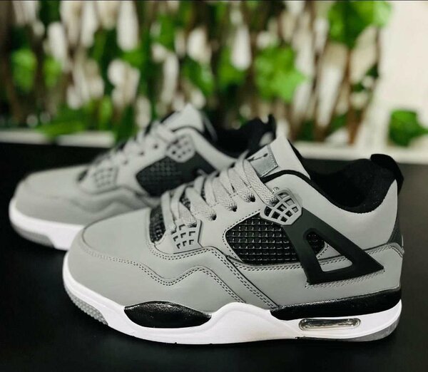 Jordan 4 first class