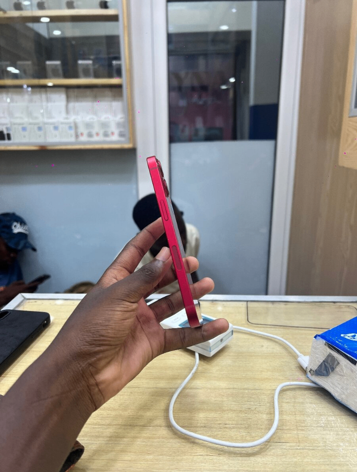 iPhone 13 simple