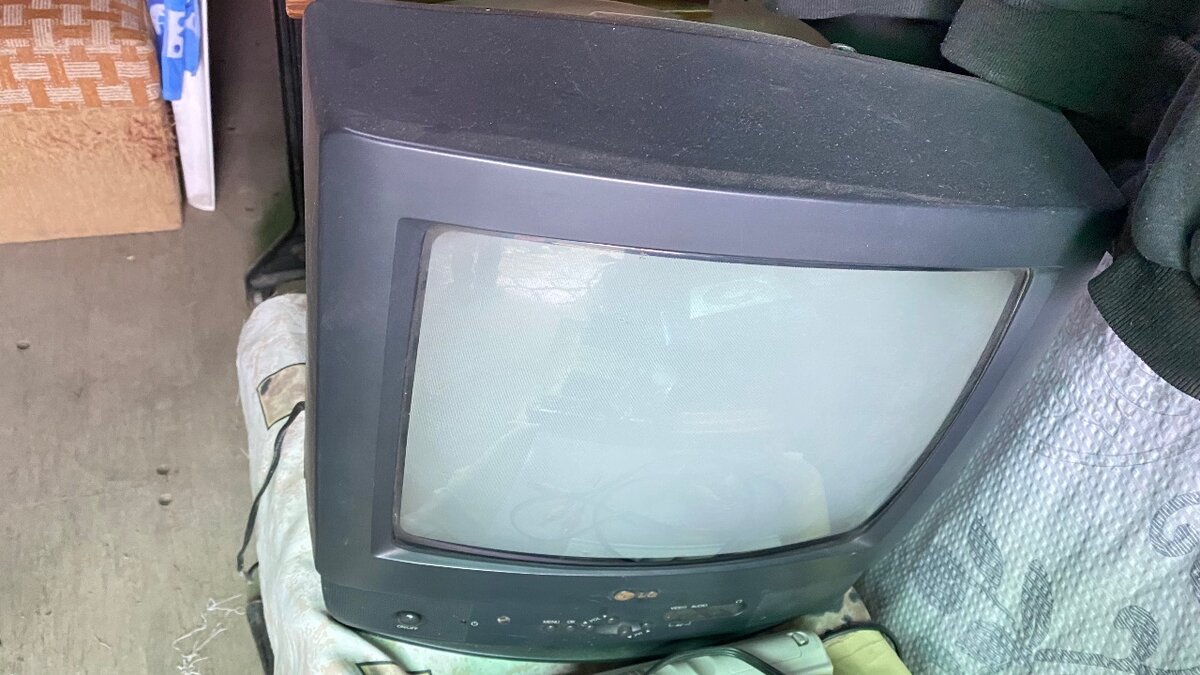 LG телевизор