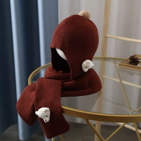 Шапка 500.   Сережка 450 сом.  Ботинка 3000 нат.кожа 38.5 рм