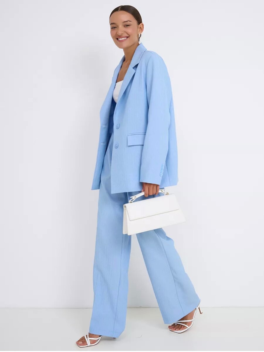 Костюмы женские классические