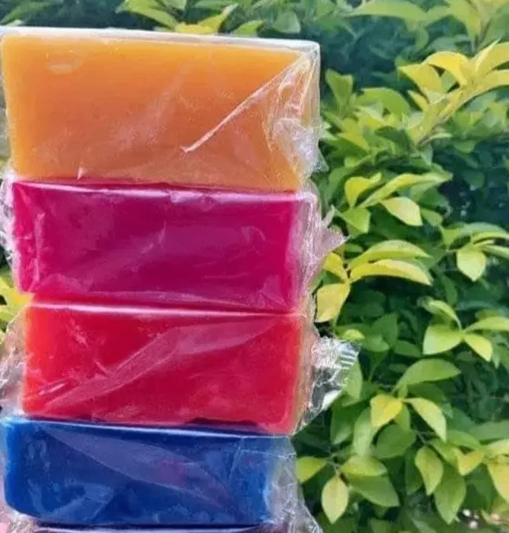Savons colorés naturels