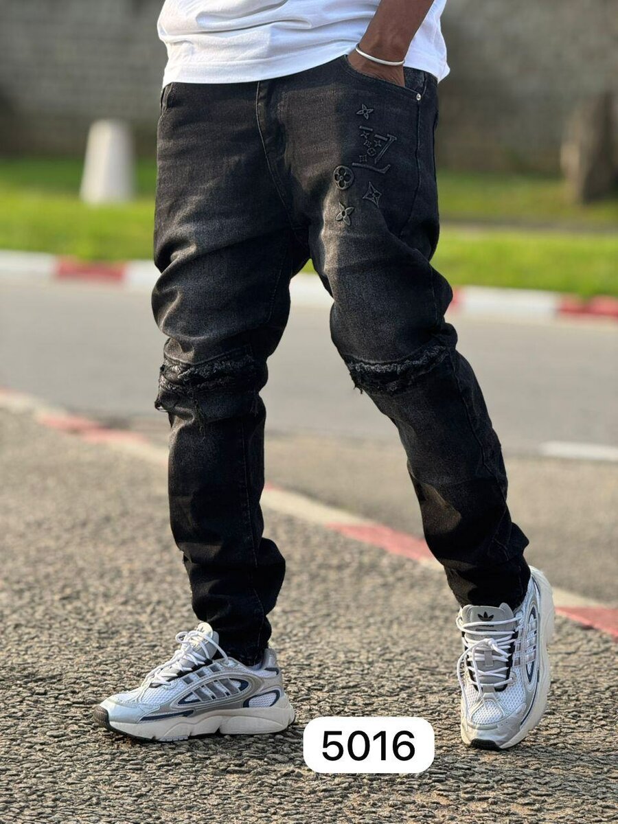 Jean cargo noir homme moderne