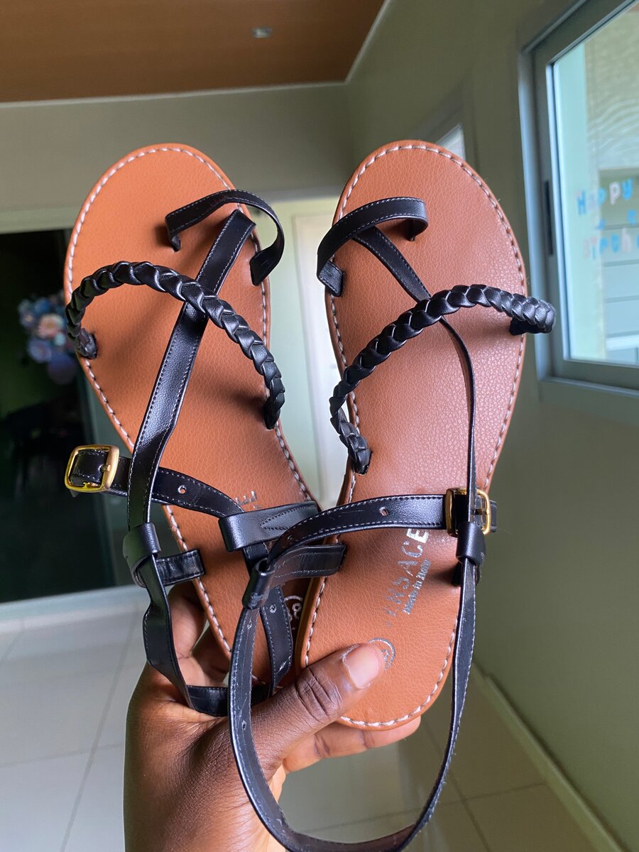 Sandales en cuir tressé