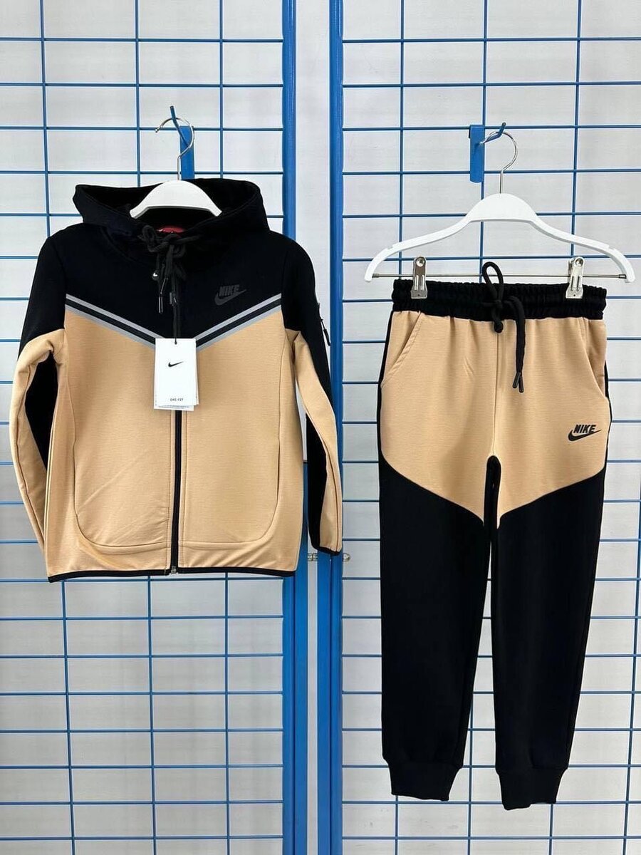 SURVÊTEMENT NIKE TECH