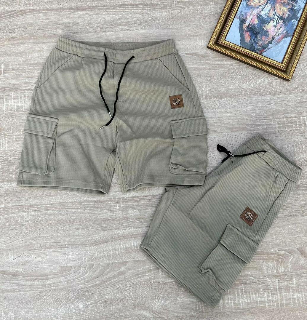 Men's quality Shorts in stock in different colors