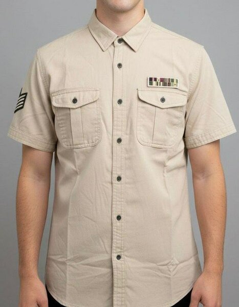 Chemise beige à manches courtes
