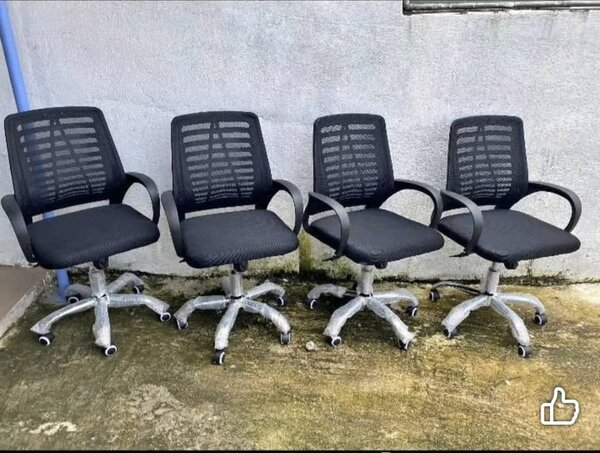 Chaise de bureau ergonomique noire