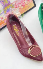 Escarpins avec anneau d'orteil doré bordeaux