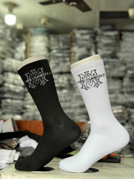 3 chaussette à 2500