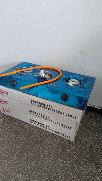 Two plates gas stoves self ignition