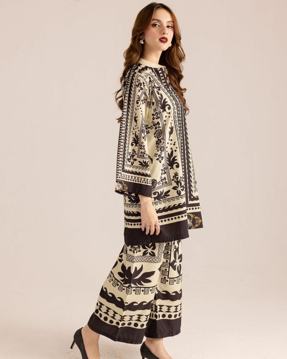 Woman's Stylish Printed Shirt and Trouser